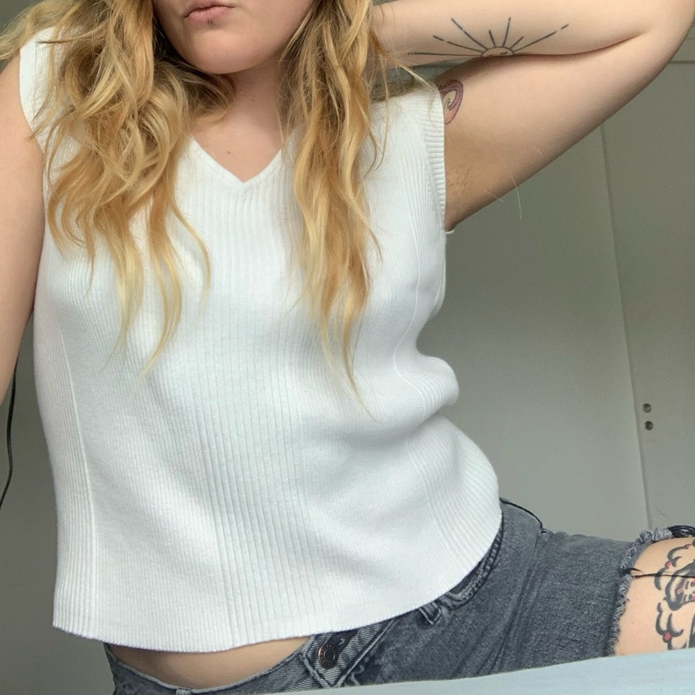 Vintage Nine West white sweater vest